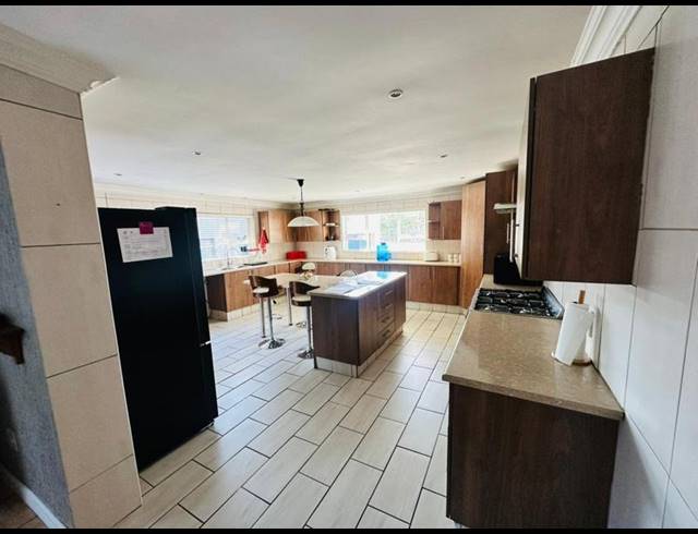 5 BEDROOM HOUSE FOR SALE IN PRIMROSE